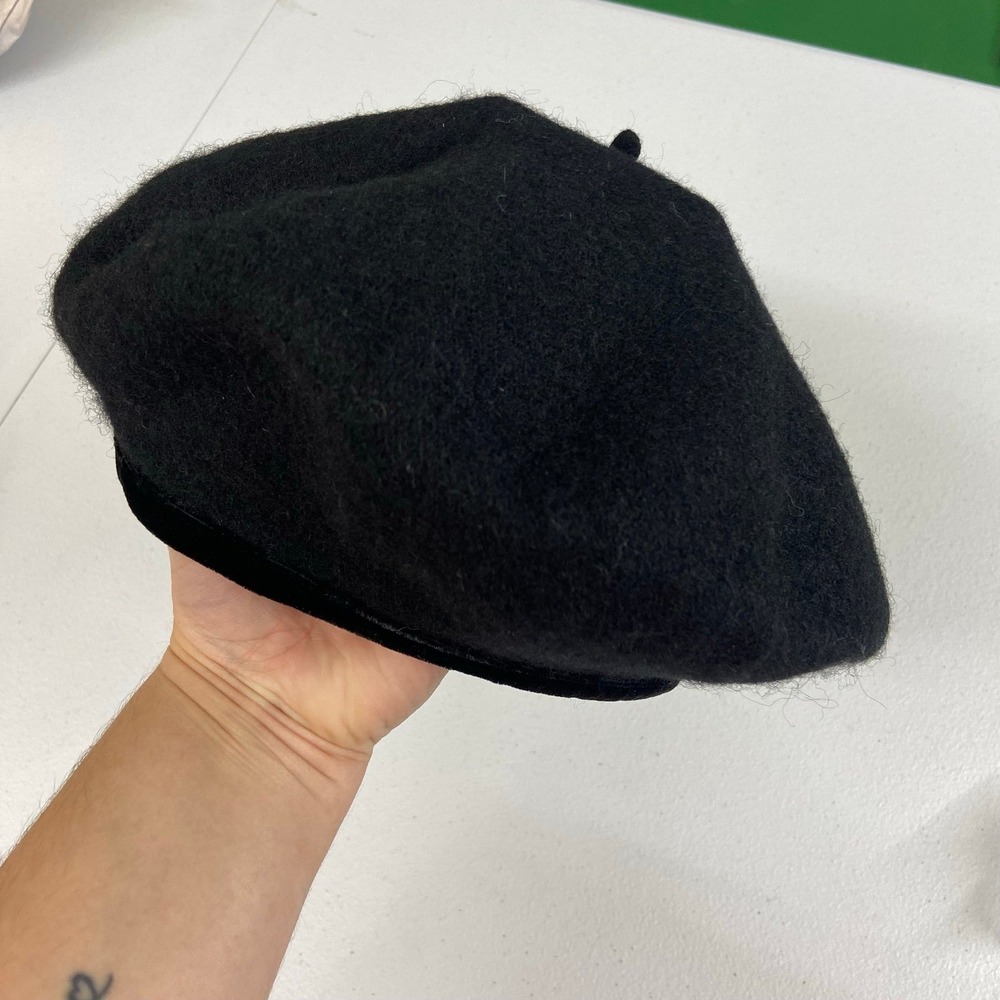 Vintage women's black French beret velvet band wool blend hat fashion accessory